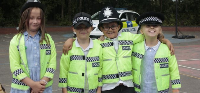 Police dog handler visits Year 3