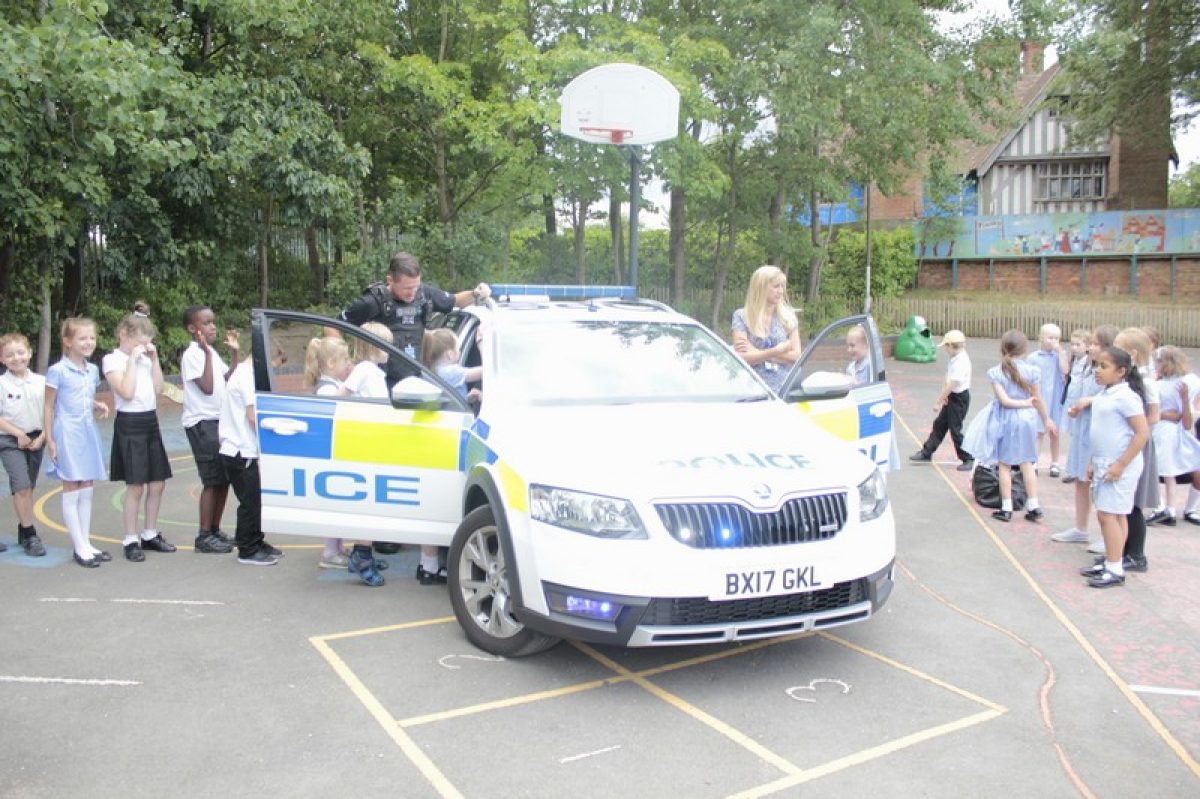 Year 3 visited by police dog handler